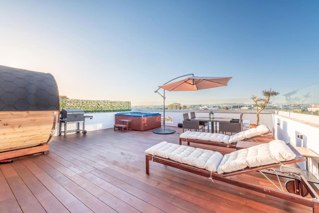 Sunny Private Rooftop Sauna & Hot Tub By Bentobox Apartment Lissabon
